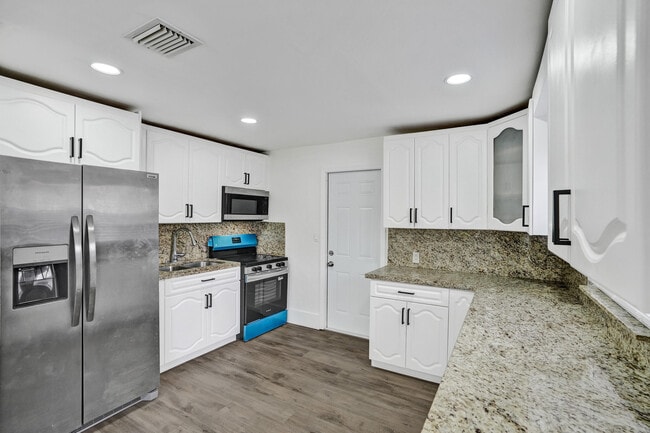 Building Photo - 1510 S 23rd Ave Rental