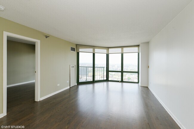 Photo - 111 W Maple St Unit 2711