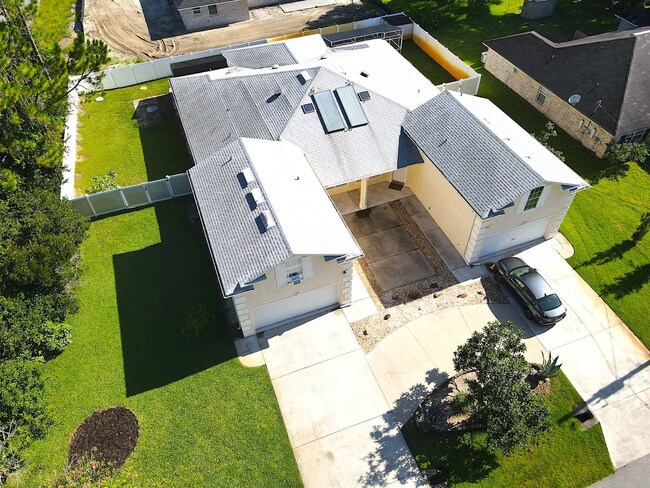 Photo - 20 Regis Ln