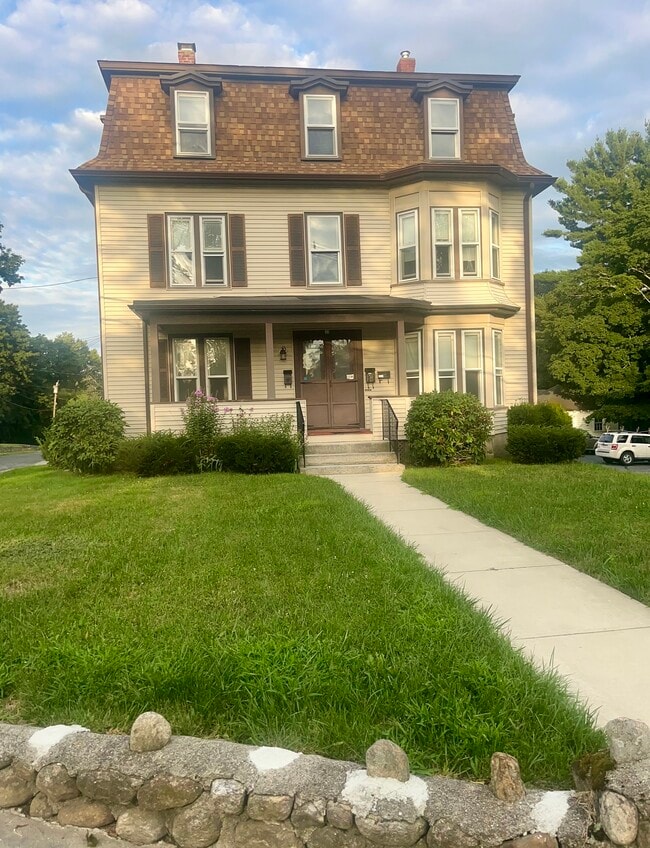 Building Photo - 37 Oak St Unit Apt # 2