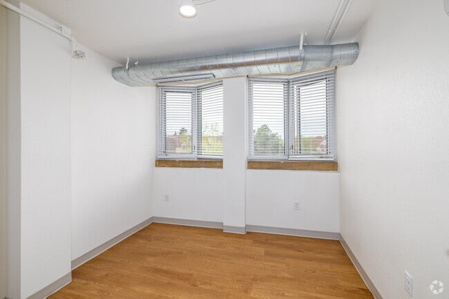 3BR, 2BA - 1,061SF - Second Bedroom