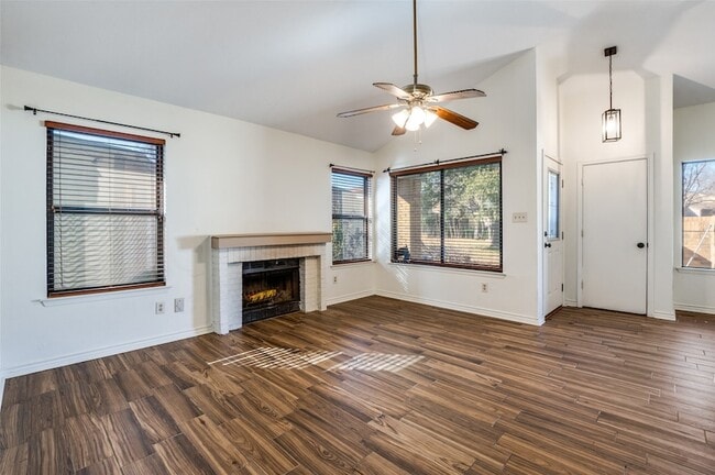 Photo - 661 Prairie Dell St