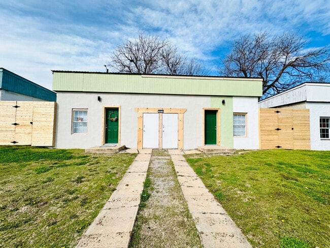 Photo - 404 NW 3rd St Unit S