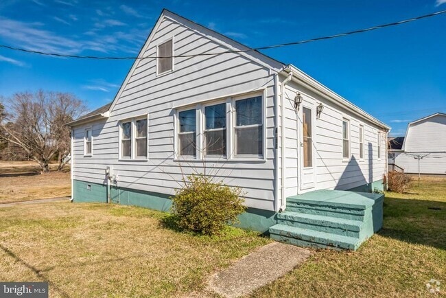 Building Photo - 4870 Calvert Dr Rental