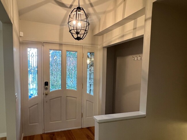 Photo - 4bd/2.5ba Bellevue Home