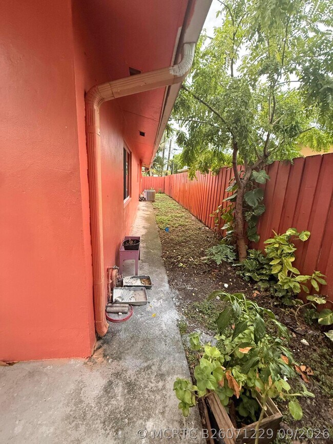 Photo - 321 NW 57th St