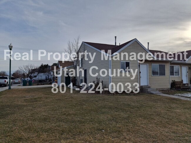 Building Photo - Orem Duplex