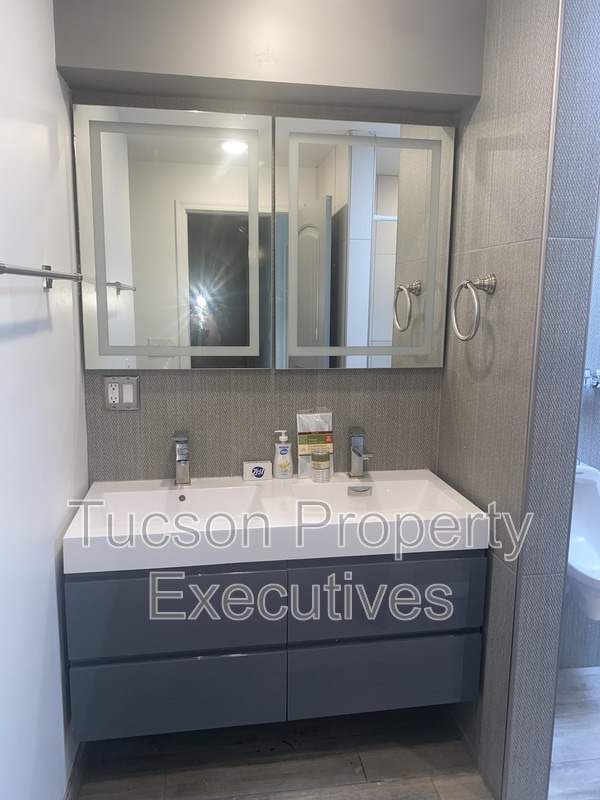 Photo - 1421 E Drachman St