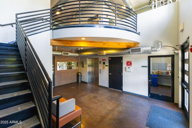 Photo - 914 E Osborn Rd