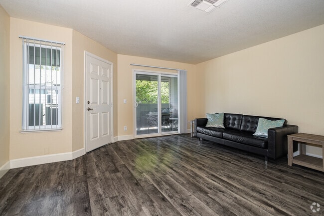 Studio - 471SF