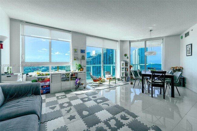Building Photo - 1900 N Bayshore Dr Unit 3612