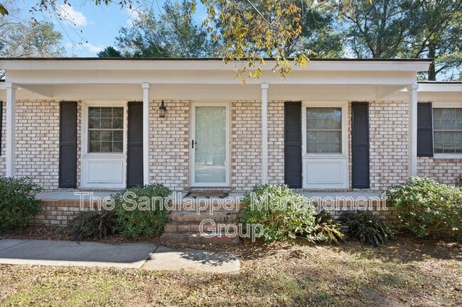 Photo - 628 Highwood Cir House