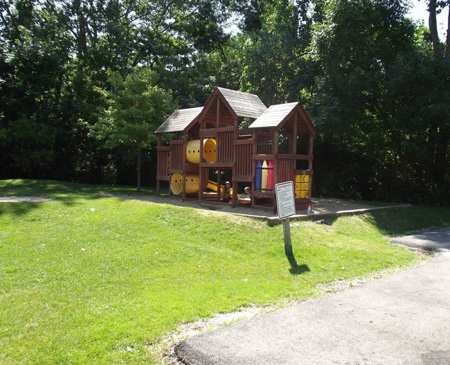 Lake Bluff Apartment Homes