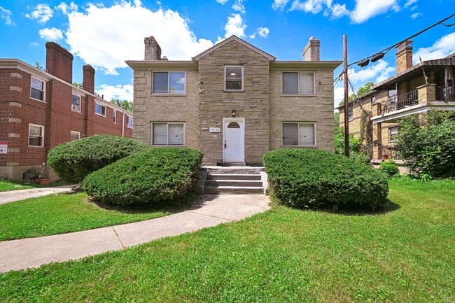 Building Photo - 7139 Eastlawn Dr Unit 4