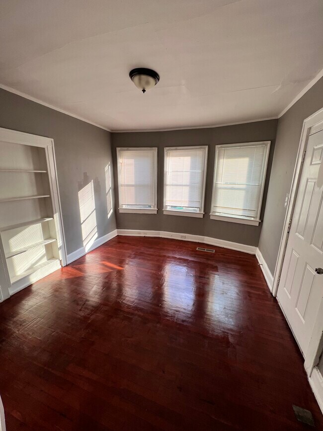 Photo - 529 Fulton Ave SW