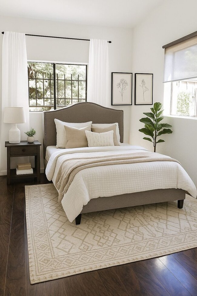 Photo - 564 44th St Unit 1