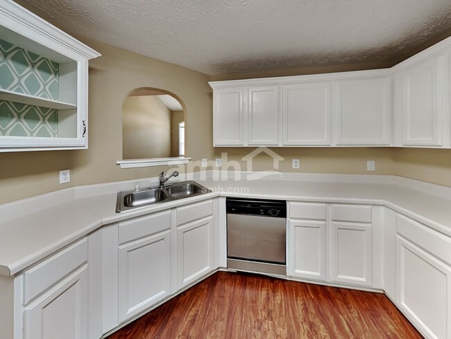 Photo - 133 Weatherstone Dr