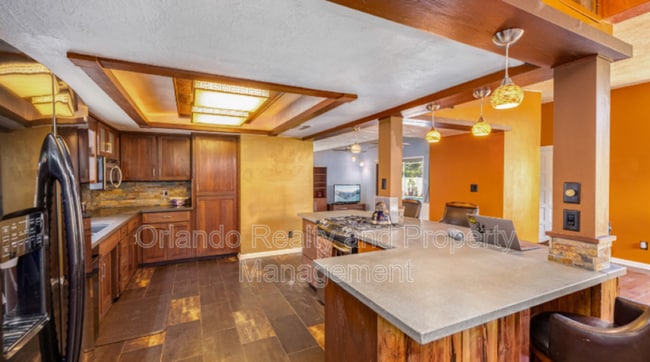 Photo - 1483 Glastonberry Rd