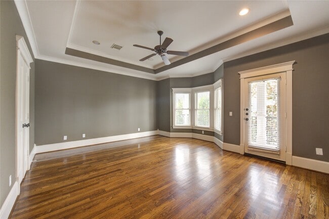 Photo - 635 W 16th St
