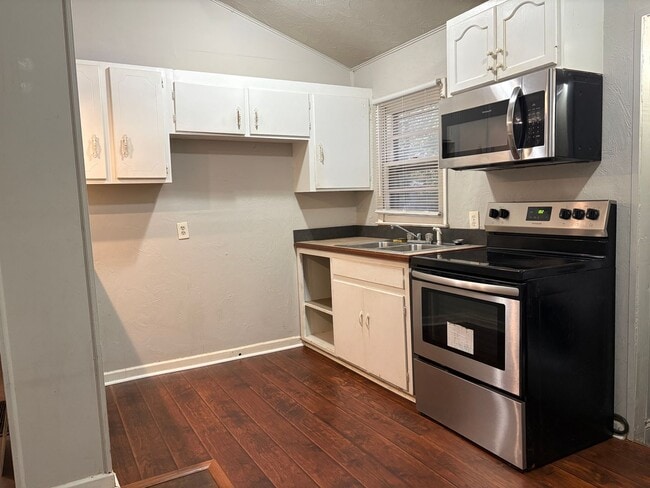 Photo - 2 Bedroom, 1 Bathroom House in High Point!