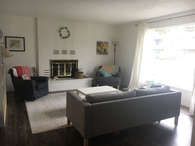 Photo - 855 Kenneth St Unit A