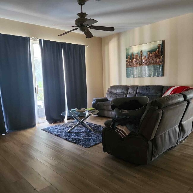 Photo - 11028 Lakeland Cir