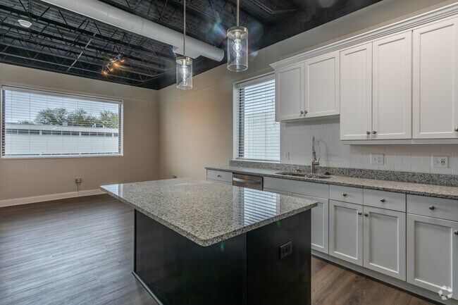 1BR, 1BA - 681 SF