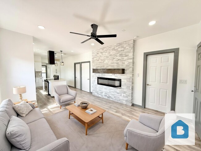 Photo - 1839-1839 E 4th St Unit 1835