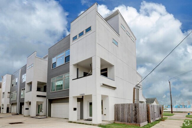 Building Photo - 3308 Pease St Rental