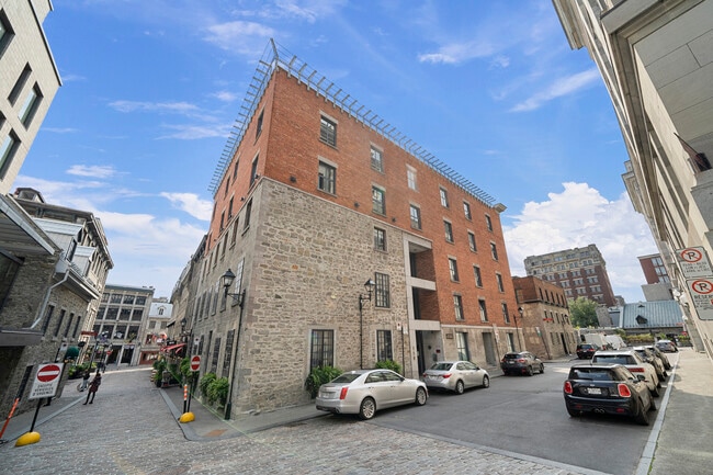 Building Photo - 110 Rue Sainte-Thérèse