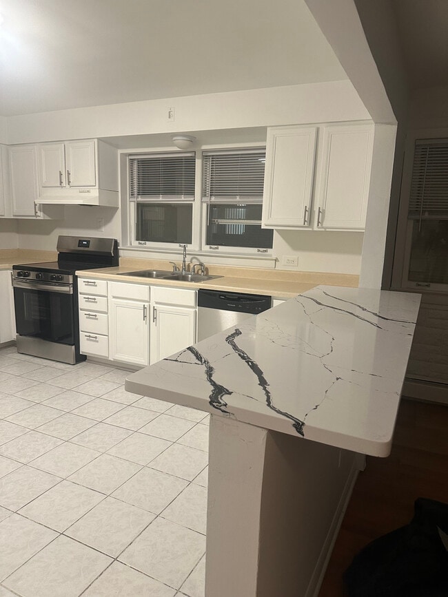 Photo - 1241 N La Grange Rd