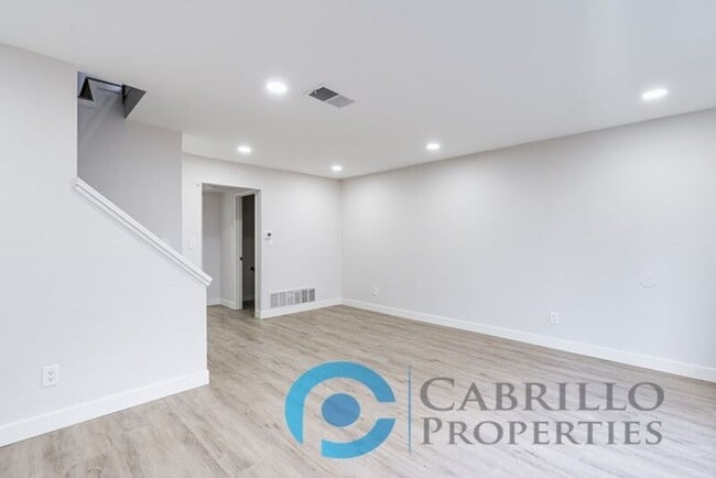 Photo - 4776 Bancroft St