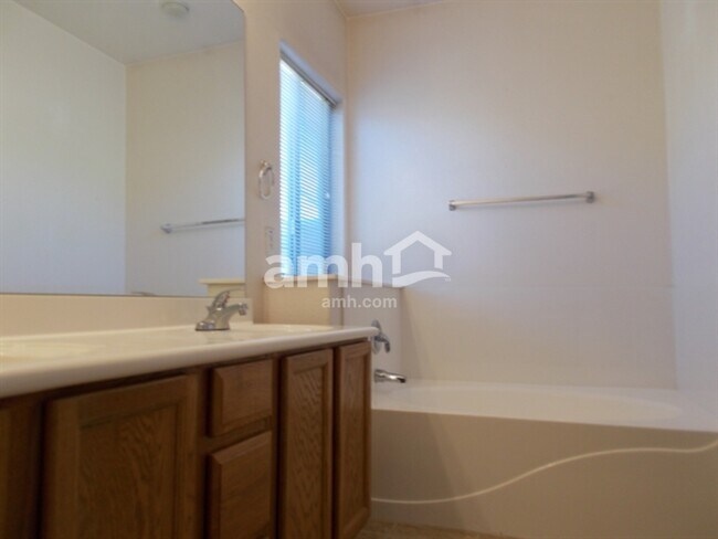 Photo - 11621 W Lincoln St