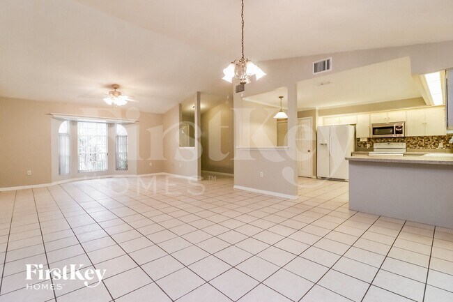 Photo - 2413 Timbercreek Loop E