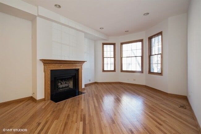 Photo - 623 W Briar Pl Unit 1