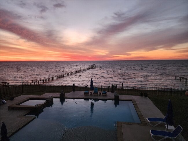 Photo - 12734 Tri City Beach Rd