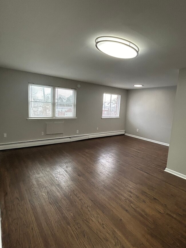 Photo - Weymouth Court Apartments