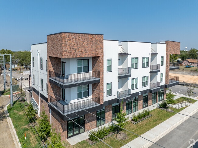 Photo - Lexington at West Boyce