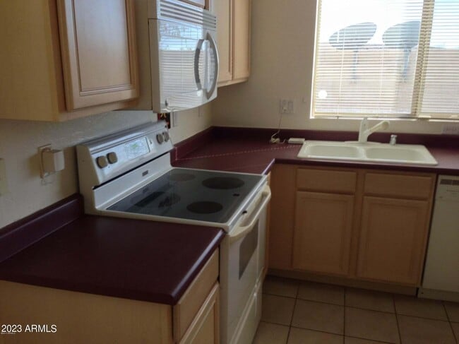 Photo - 16914 S Cedarwood Ln
