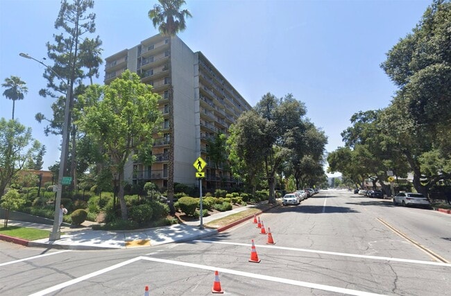 Photo - 560 E Villa St