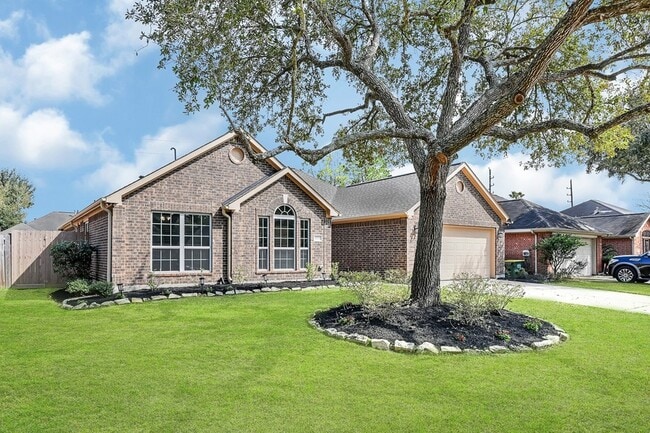Photo - 1035 E Hampton Dr