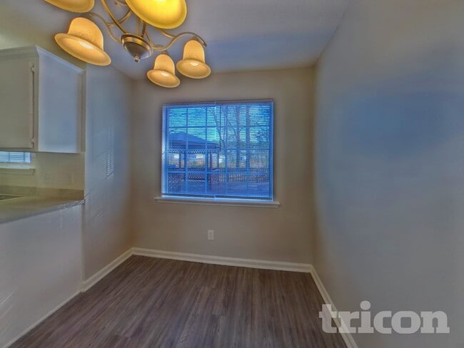 Photo - 500 Rockhaven Dr