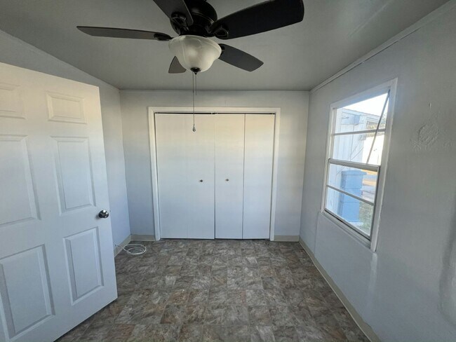 Photo - 138 Southland Ct