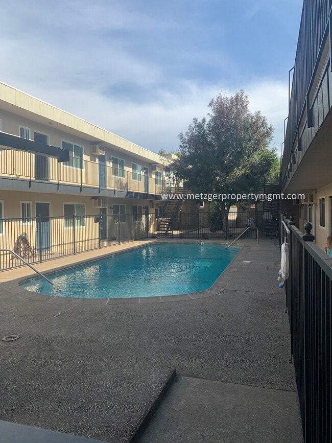 Photo - 306 S Church St