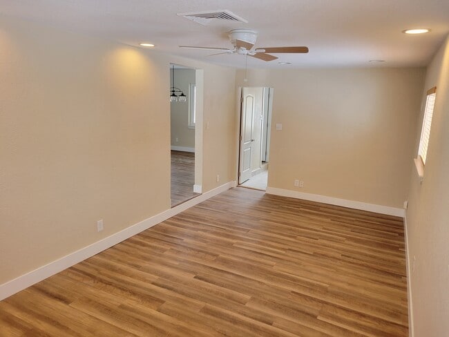 Bonus room or office space - 1170 Racine Street Unit Whole House