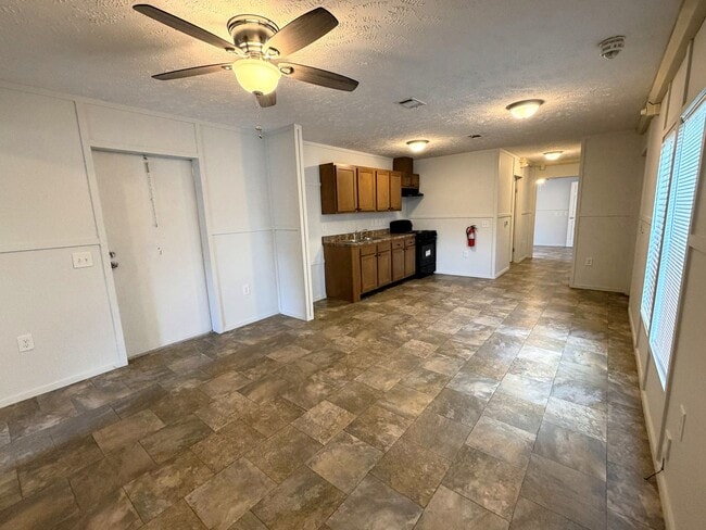 Photo - 2-Bed Mobile Home | Water, Trash & Lawn Care Included! Unit 12