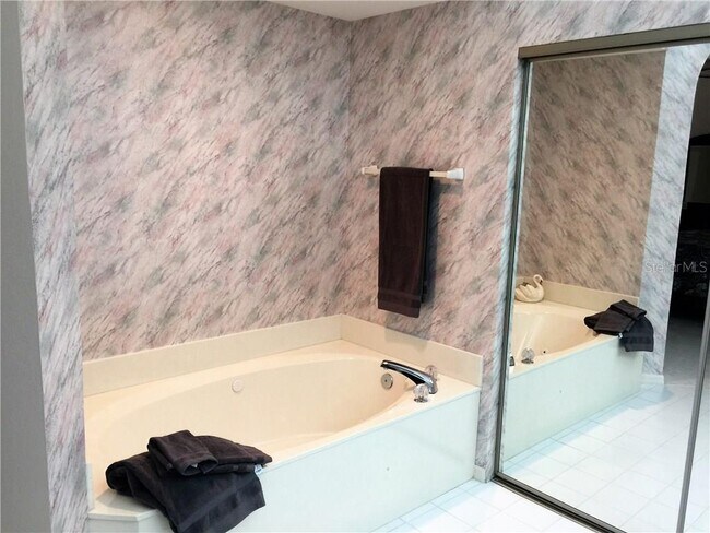 Photo - 549 Fallbrook Dr