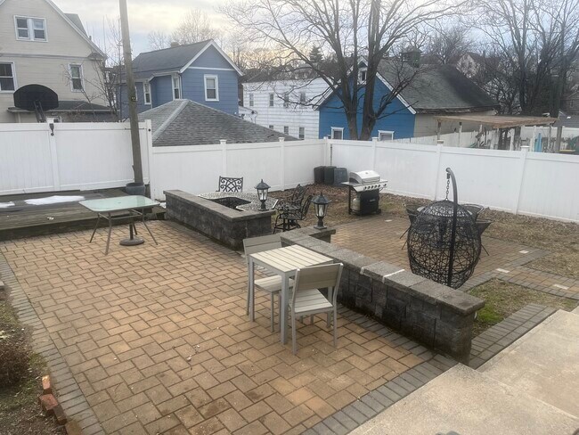 Building Photo - 36 Parker St Unit 38 Parker Street