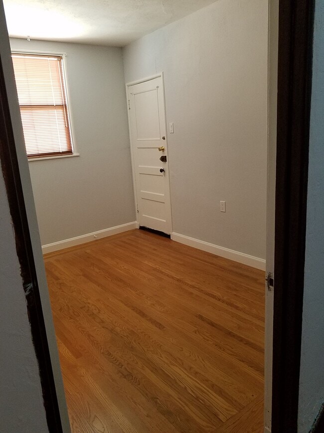 Photo - 734 Beatie St