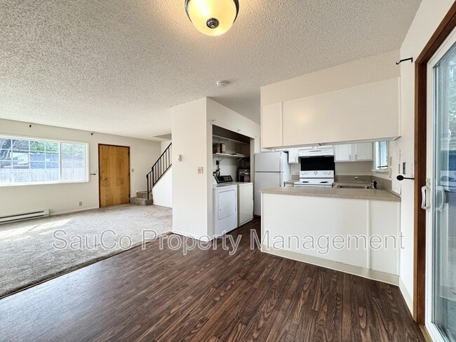 Photo - 536 SW Nebraska St